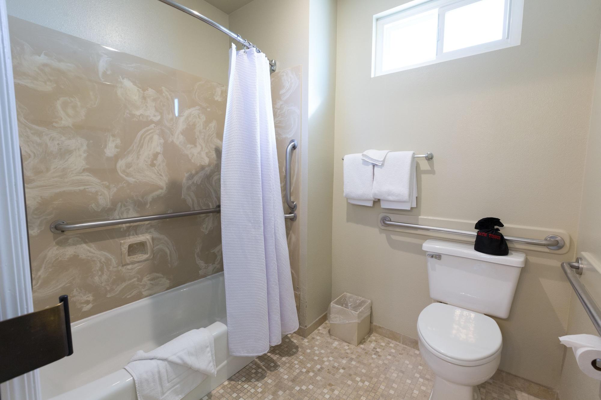 Cambria Landing Inn And Suites Exterior foto